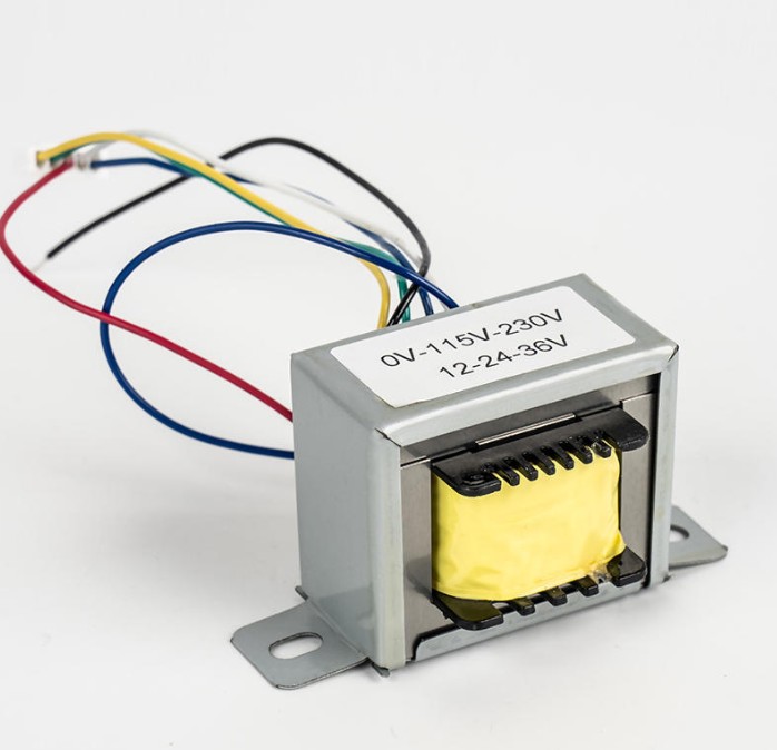 In welke industrieën en apparatuur worden step-uptransformatoren vaak gebruikt?