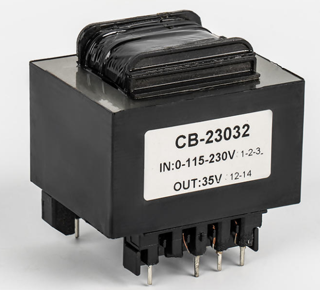 Welke voorzorgsmaatregelen moeten worden genomen tijdens de installatie en het gebruik van laagfrequente pentransformatoren?